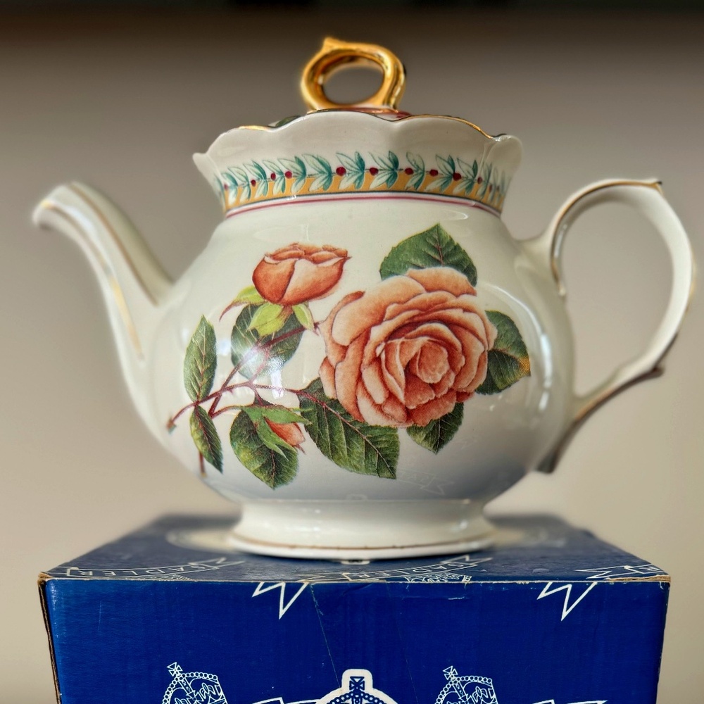 Vintage Sadler Teapot  "Like New-Never Used"